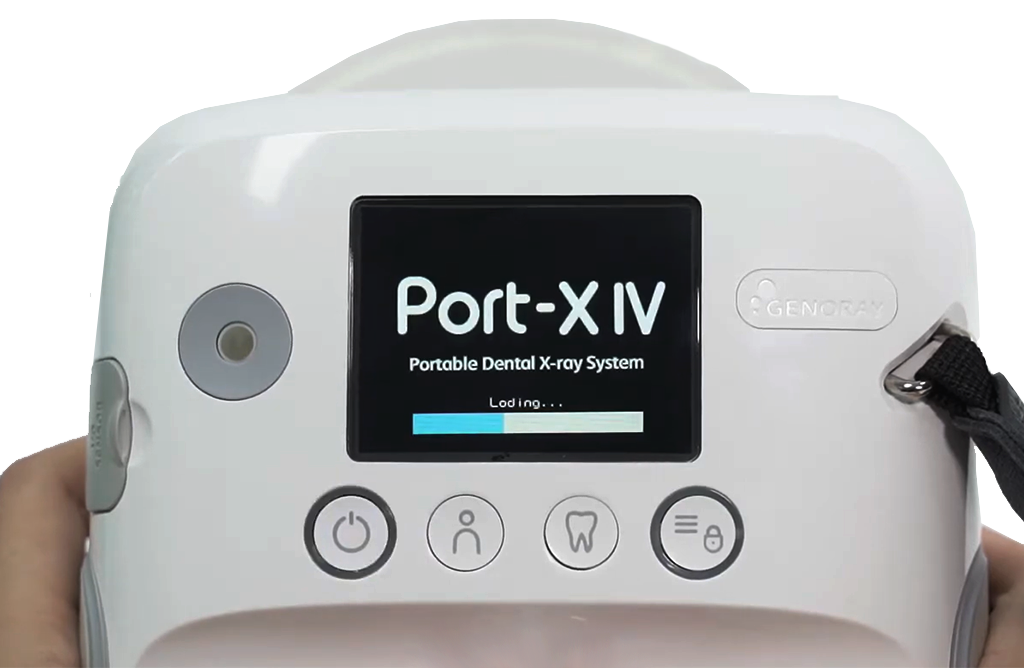 Портативный ренгтен PORT-X IV в руках.png